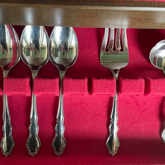 oneida dover flatware set (32 pcs) - Picture 4 of 4